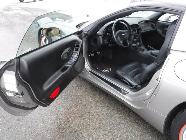 2001 Chevrolet Corvette Base