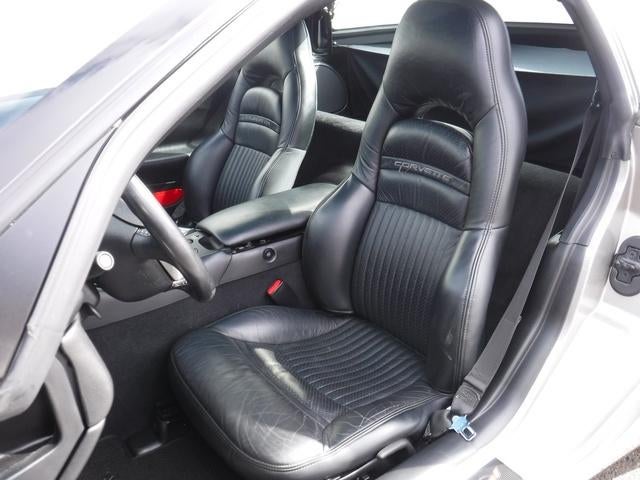 2001 Chevrolet Corvette Base