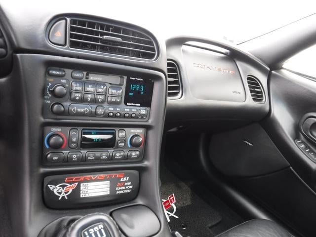 2001 Chevrolet Corvette Base