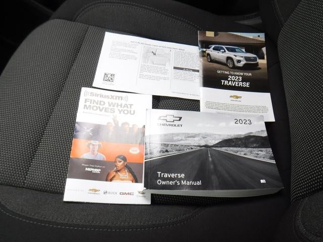 2023 Chevrolet Traverse LT Cloth