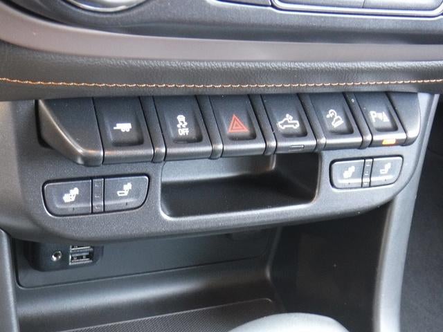 2022 GMC Canyon AT4 - Leather