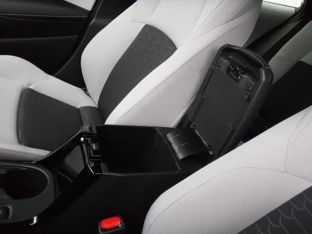 2025 Toyota Corolla Hatchback SE