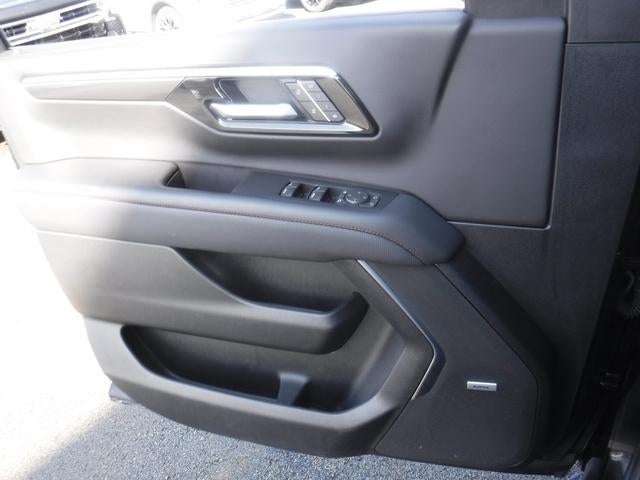 2025 Chevrolet Suburban RST