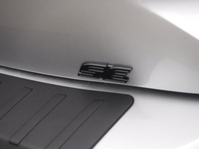 2025 Toyota Corolla Hatchback SE