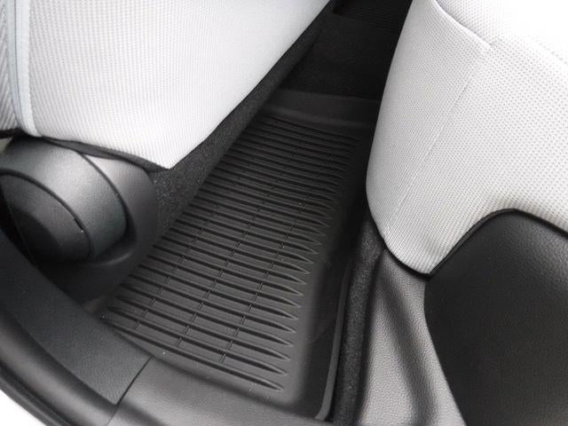 2025 Toyota Corolla Hatchback SE